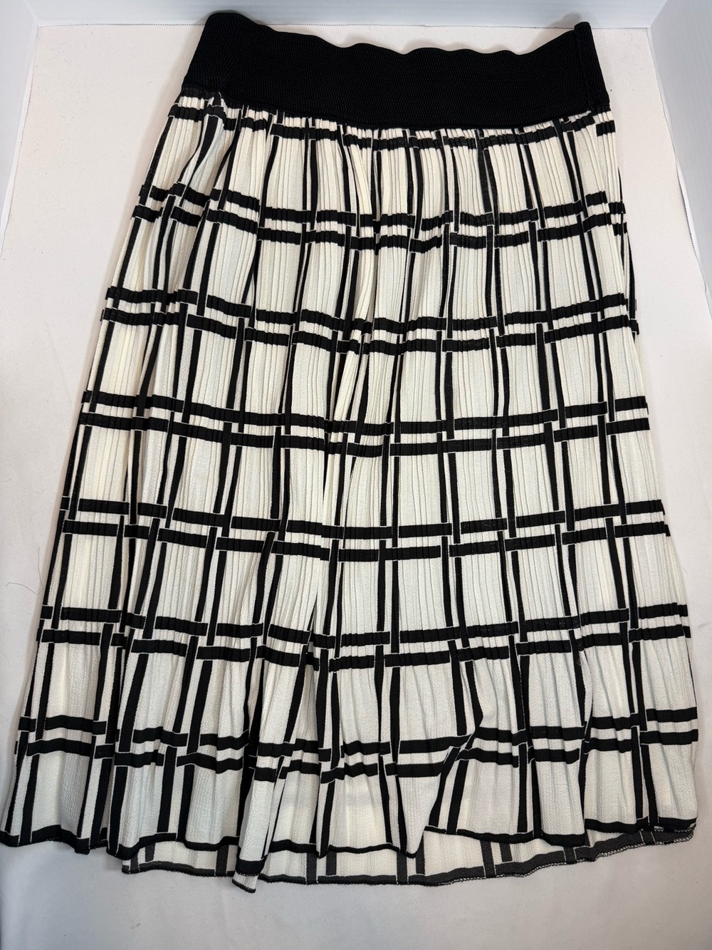 Metro Wear Black and White Windowpane Pleated Skirt